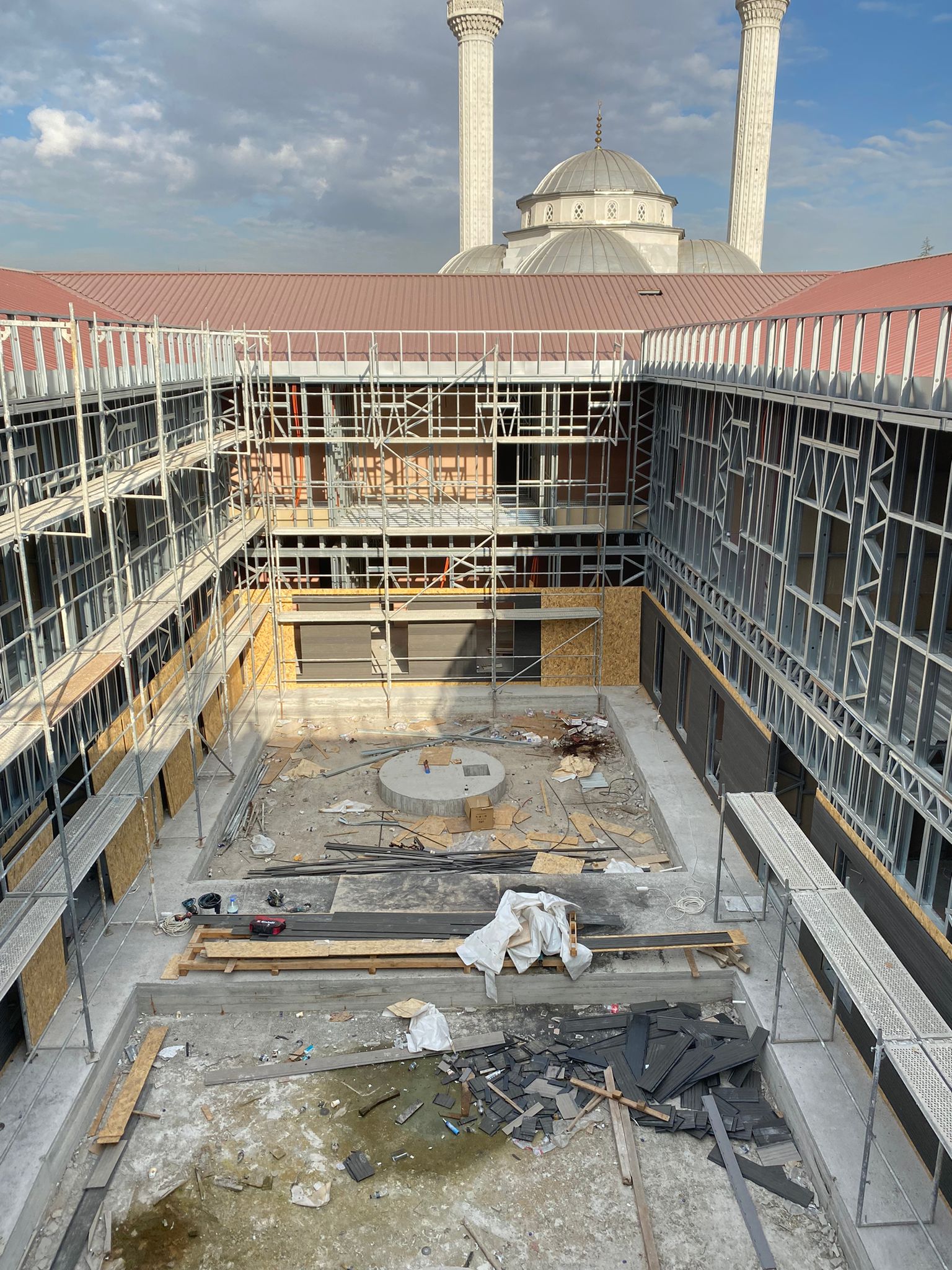 Dış Cephe Kompozit Deck Kaplama Uygulaması - Görsel 2